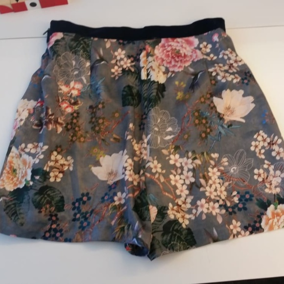 ZARA CONTRASTING VELVET/SILK  BERMUDA SHORTS - Picture 5 of 5